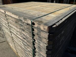 Steenschotten 140 x 110 x 5cm Lariks A-keus