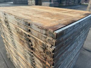 Steenschotten 140 x 112 x 5cm Hardhout
