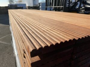 Kapur vlonderplanken 395 x 14,5 x 2,5cm met/zonder ribbel