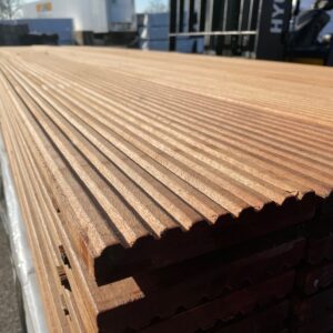 Kapur vlonderplanken 395 x 14,5 x 2,5cm met/zonder ribbel