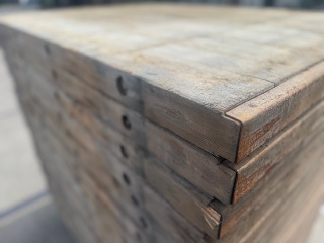 Steenschotten 140x100x5,5cm Lariks